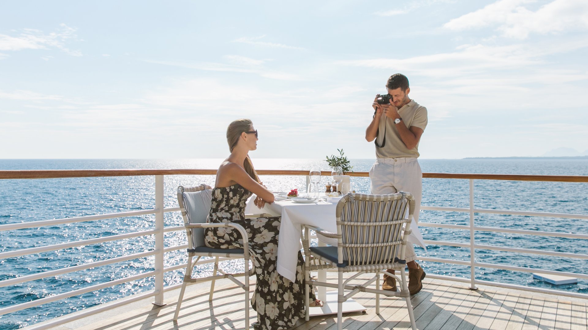 Eden-Roc restaurant lifestyle